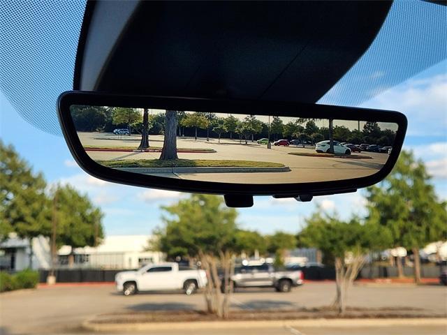 Photo of 2023 White Frost Tri-Coat GMC Yukon