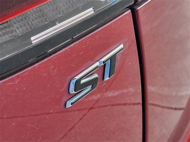 Photo of 2023 Cinnabar Metallic Buick Envision
