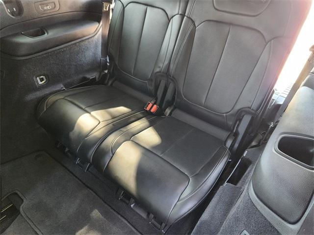 Photo of 2021 Bright White Clearcoat Jeep Grand Cherokee L