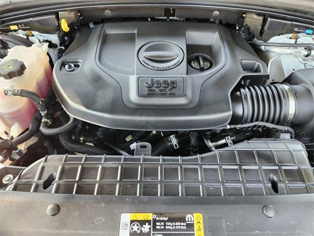 Photo of 2021 Bright White Clearcoat Jeep Grand Cherokee L
