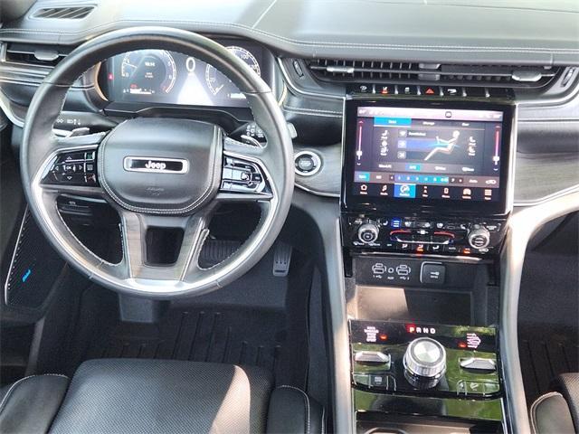 Photo of 2021 Bright White Clearcoat Jeep Grand Cherokee L