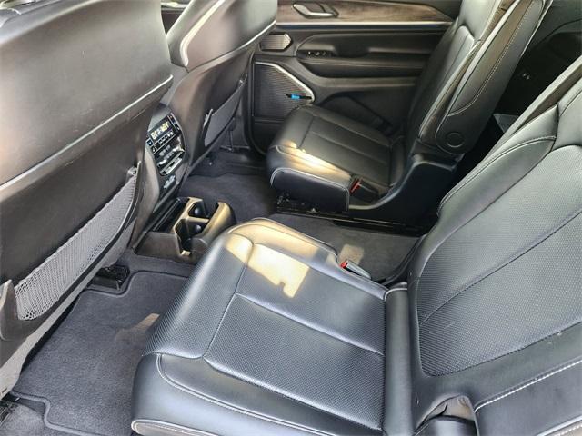 Photo of 2021 Bright White Clearcoat Jeep Grand Cherokee L