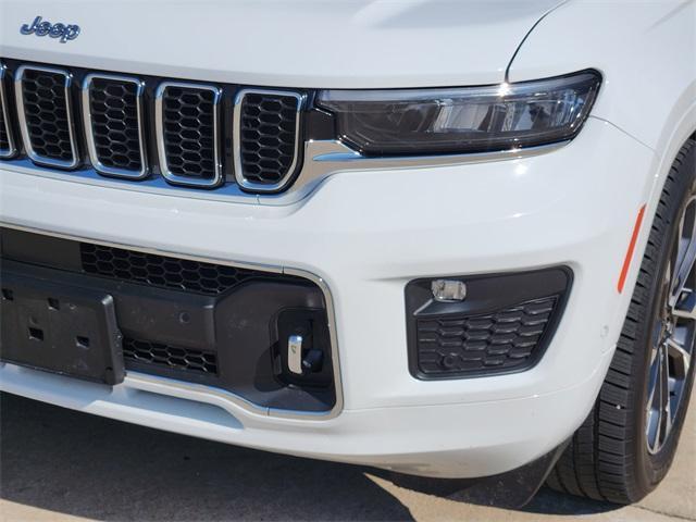 Photo of 2021 Bright White Clearcoat Jeep Grand Cherokee L