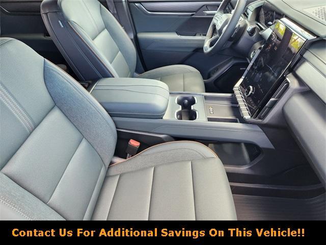Photo of 2025 Summit White GMC Acadia