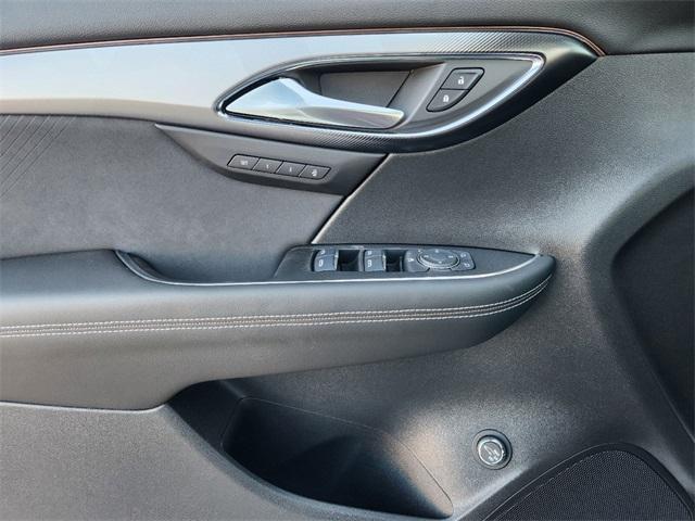 Photo of 2025 Ebony Twilight Metallic Buick Envision