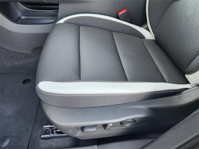 Photo of 2025 Ebony Twilight Metallic Buick Envision