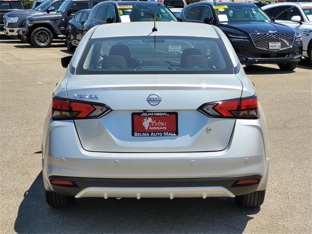 Photo of 2025 Brilliant Silver Metallic Nissan Versa