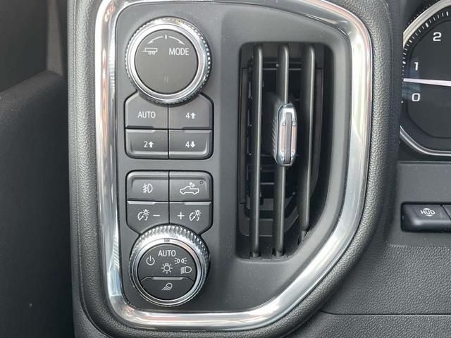 Photo of 2023 Summit White GMC Sierra 2500