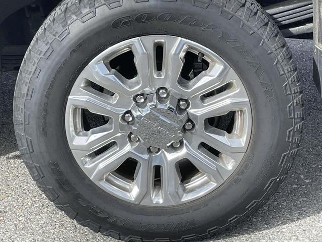 Photo of 2023 Summit White GMC Sierra 2500