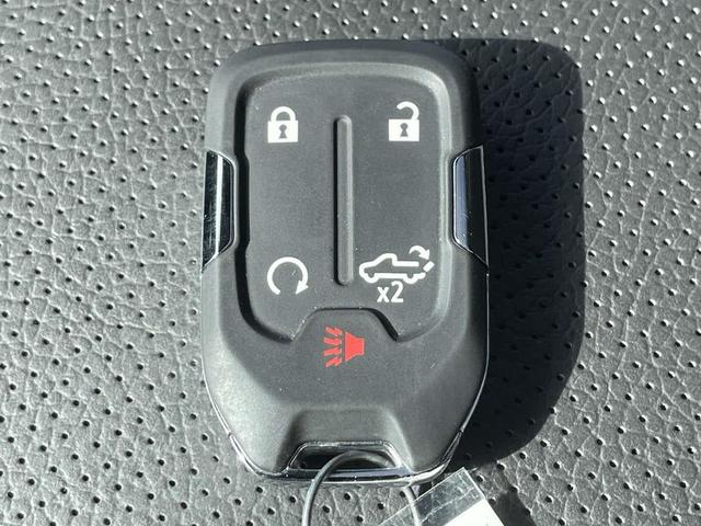 Photo of 2023 Summit White GMC Sierra 2500