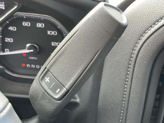 Photo of 2023 Summit White GMC Sierra 2500