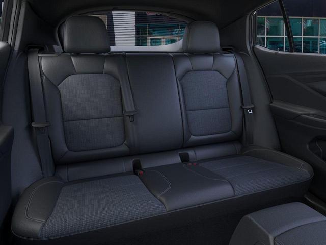 Photo of 2025 Summit White Buick Envista