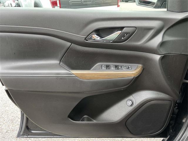 Photo of 2022 Ebony Twilight Metallic GMC Acadia