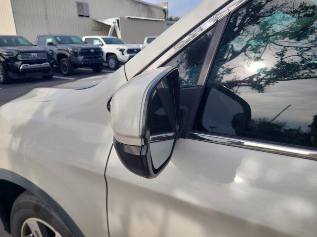 Photo of 2017 White Diamond Pearl Honda Ridgeline