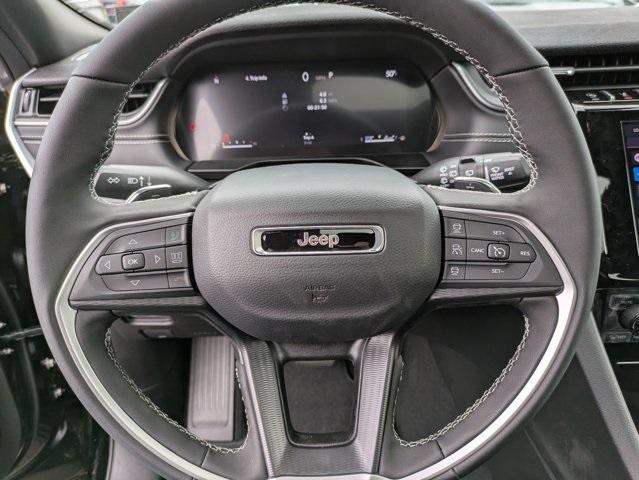 Photo of 2025 Diamond Black Jeep Grand Cherokee L