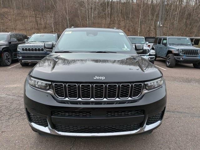 Photo of 2025 Diamond Black Jeep Grand Cherokee L