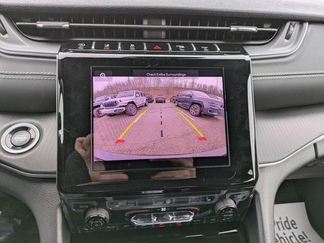 Photo of 2025 Diamond Black Jeep Grand Cherokee L