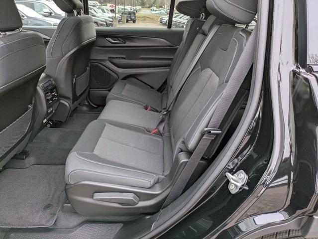 Photo of 2025 Diamond Black Jeep Grand Cherokee L