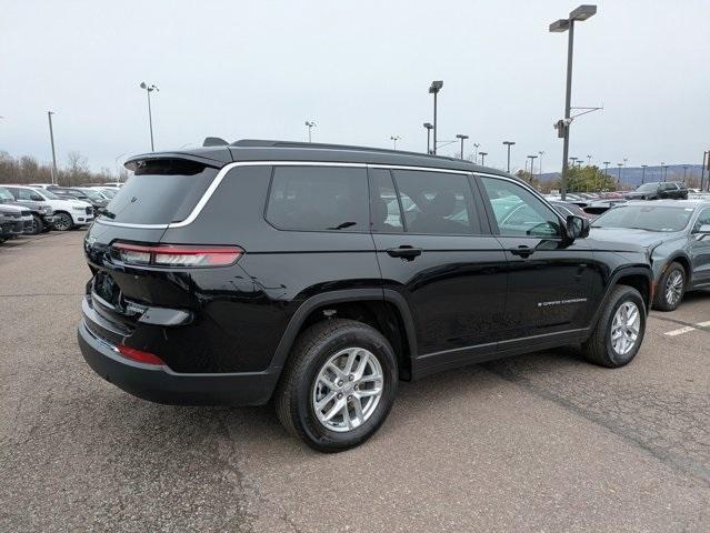 Photo of 2025 Diamond Black Jeep Grand Cherokee L