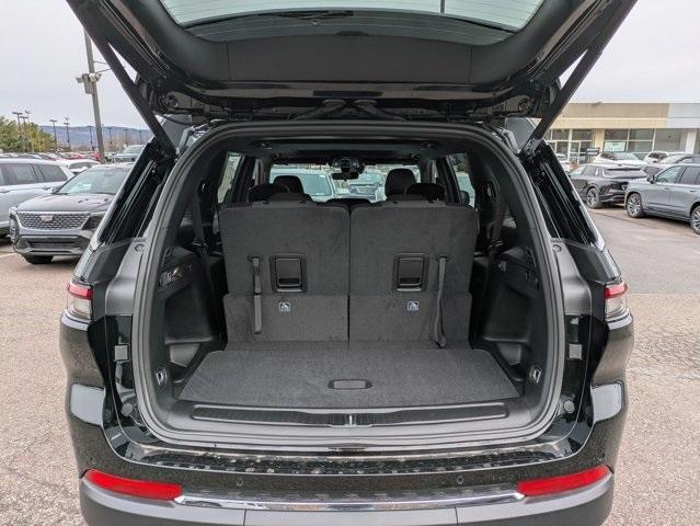 Photo of 2025 Diamond Black Jeep Grand Cherokee L