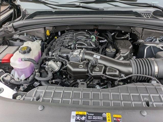 Photo of 2025 Diamond Black Jeep Grand Cherokee L