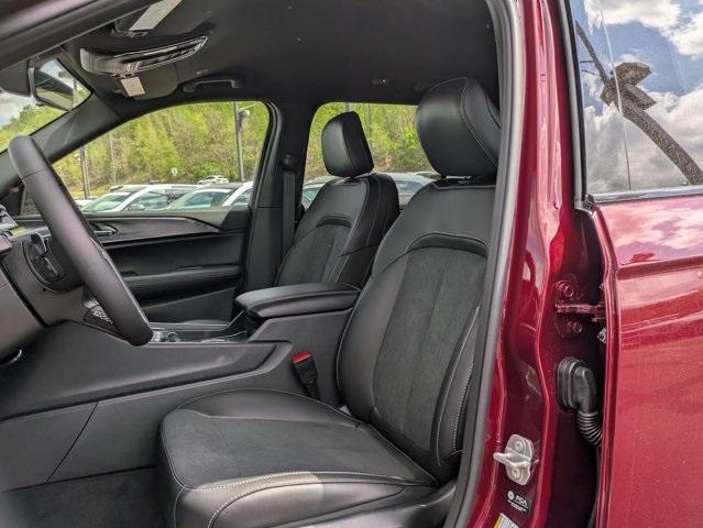Photo of 2025 Velvet Red Pearlcoat Jeep Grand Cherokee L