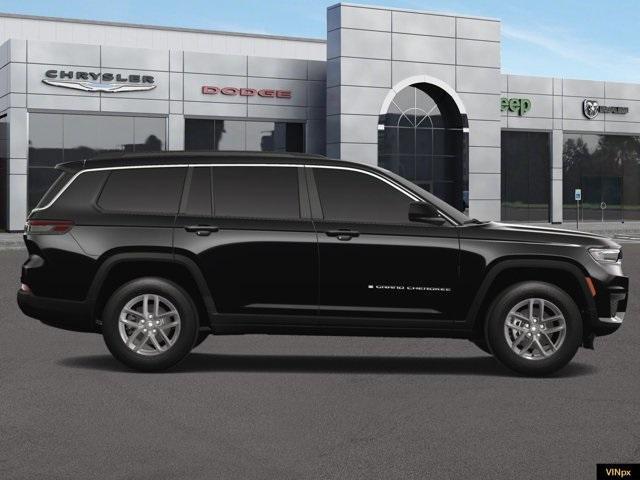 Photo of 2025 Diamond Black Jeep Grand Cherokee L