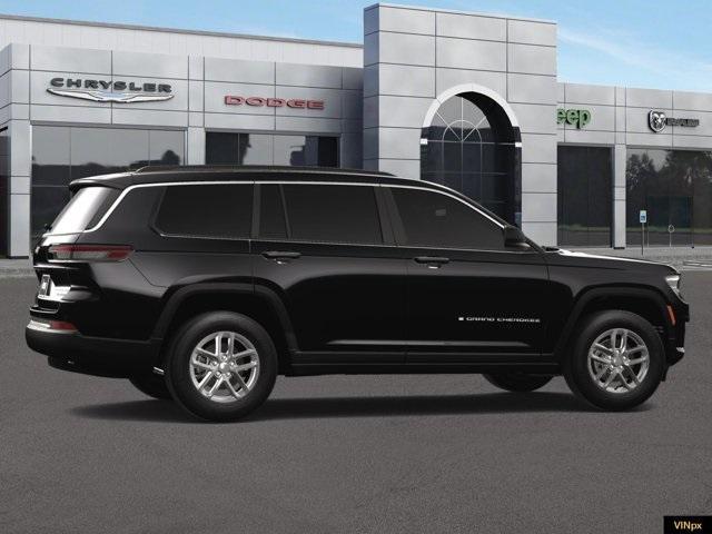Photo of 2025 Diamond Black Jeep Grand Cherokee L
