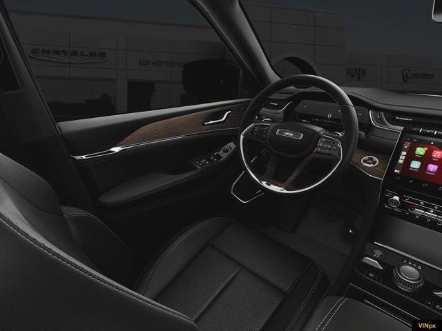 Photo of 2025 Diamond Black Jeep Grand Cherokee L