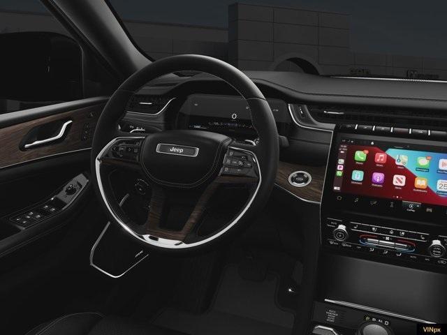 Photo of 2025 Diamond Black Jeep Grand Cherokee L