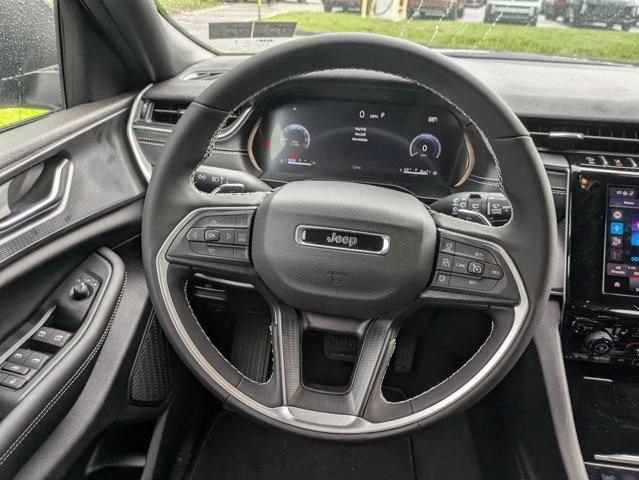 Photo of 2025 Silver Zynith Jeep Grand Cherokee L