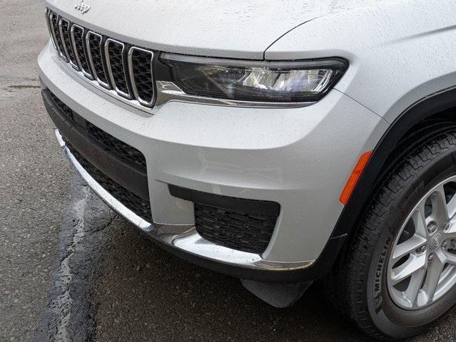 Photo of 2025 Silver Zynith Jeep Grand Cherokee L