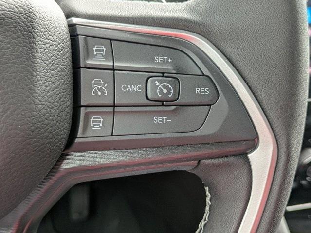 Photo of 2025 Silver Zynith Jeep Grand Cherokee L