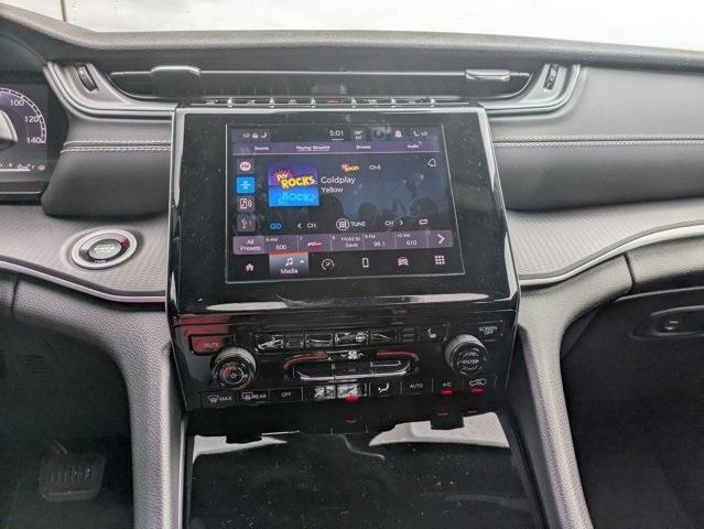 Photo of 2025 Silver Zynith Jeep Grand Cherokee L