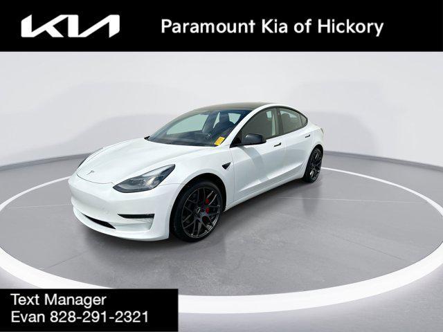 Photo of 2021 White Tesla Model 3