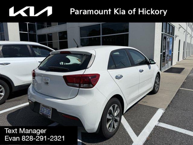 Photo of 2023 Clear White Kia Rio