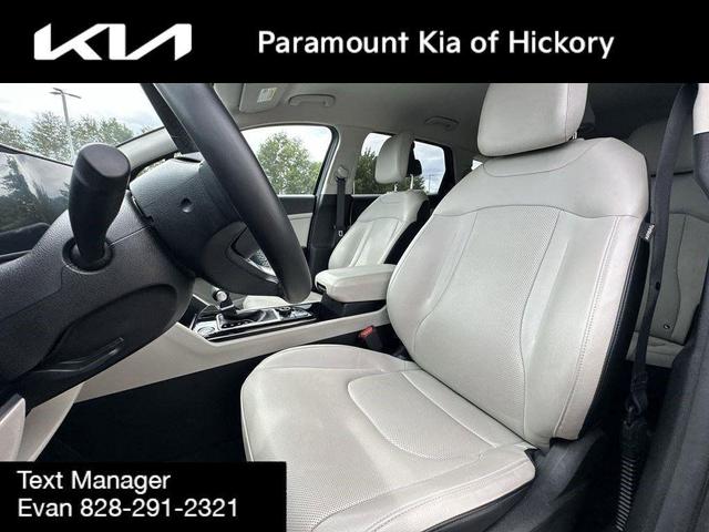 Photo of 2023 Gravity Gray Kia Sportage