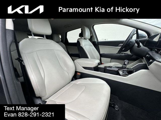 Photo of 2023 Gravity Gray Kia Sportage