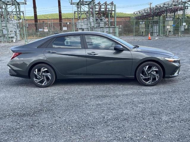 Photo of 2025 Amazon Gray Hyundai ELANTRA HEV