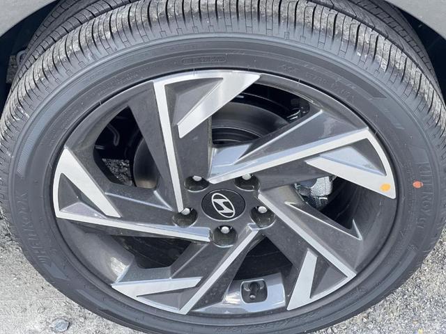 Photo of 2025 Amazon Gray Hyundai ELANTRA HEV