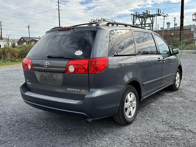 Photo of 2006 Slate Metallic Toyota Sienna