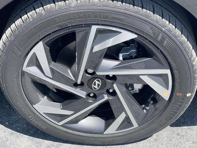 Photo of 2025 Amazon Gray Hyundai ELANTRA