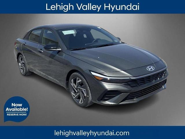 Photo of 2025 Amazon Gray Hyundai ELANTRA