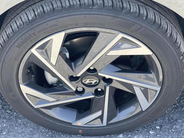 Photo of 2025 Amazon Gray Hyundai ELANTRA