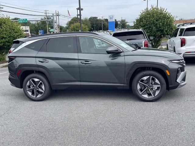 Photo of 2025 Amazon Gray Hyundai TUCSON Hybrid