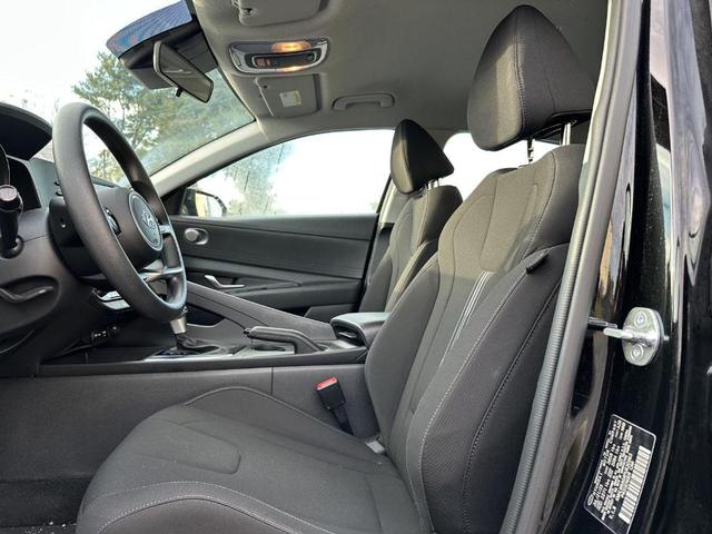 Photo of 2023 Onyx Black Hyundai ELANTRA