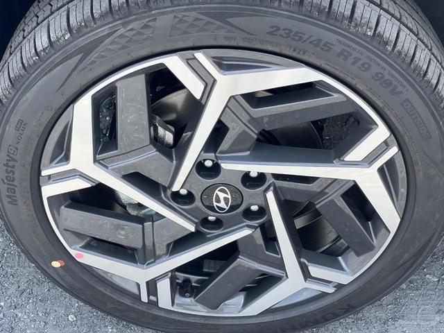 Photo of 2026 Gray Pearl Hyundai KONA