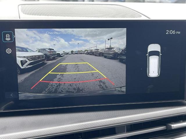 Photo of 2025 Green Hyundai SANTA FE