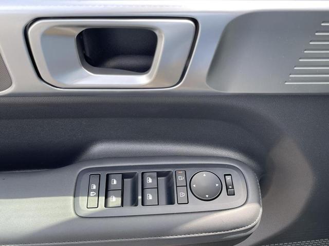 Photo of 2025 Green Hyundai SANTA FE