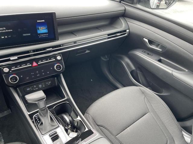 Photo of 2025 Shimmering Silver Hyundai TUCSON